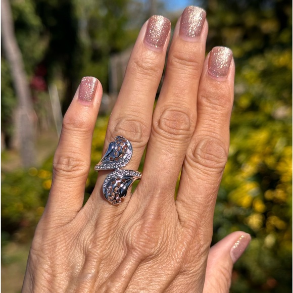 R40. Swarovski Silver Filigree leaf Ring - Picture 4 of 5